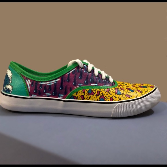 Custom painted shoes - Picture 3 of 6